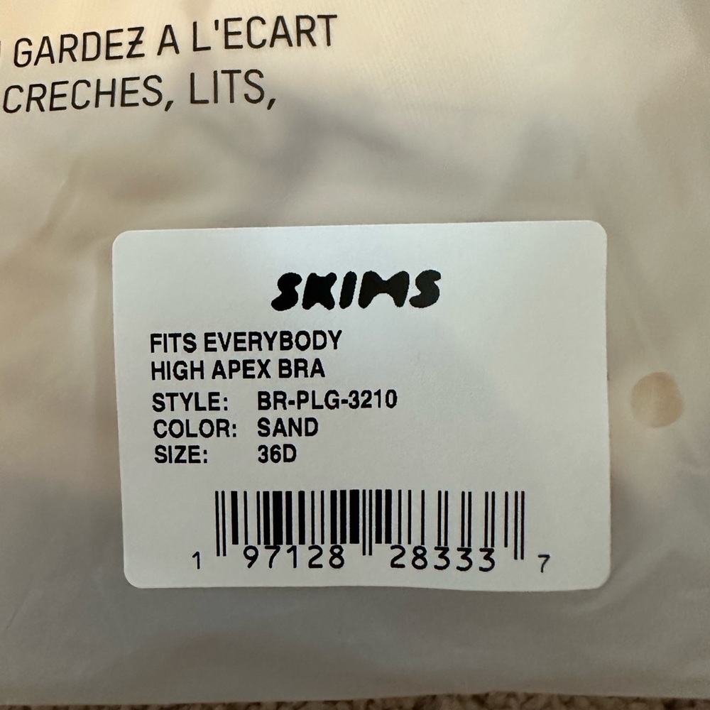 skims fits everybody high apex bra - Picture 2 of 3